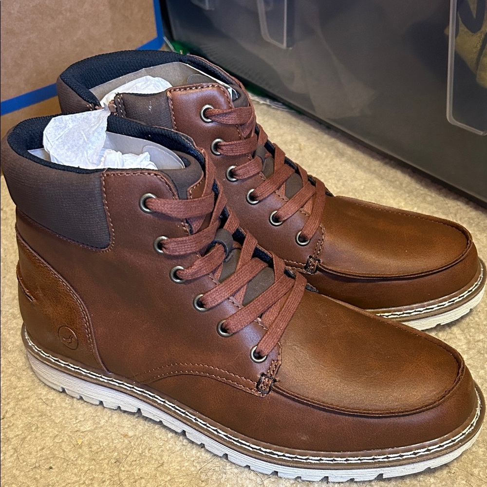 Alesbury Brown Hanson Boot Size 8.5 NWOB